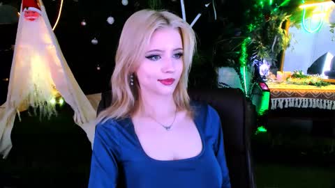 Snapshot of leonastone chatting on 12.18.25 leonastone online show from 12.18.25