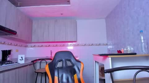 Snapshot of leonboom chatting on 12.13.25 Tom Rider online show from 12.13.25