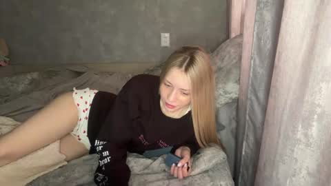 Snapshot of leonegoodnough chatting on 05.05.26 Eva online show from 05.05.26