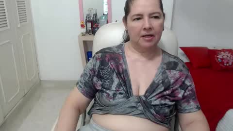 Snapshot of leonela_69 chatting on 06.08.26 leonela online show from 06.08.26