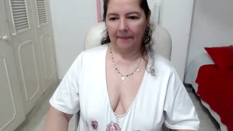 Snapshot of leonela_69 chatting on 06.11.26 leonela online show from 06.11.26