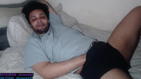 Snapshot of leonevans33 chatting on 02.04.26 LSE online show from 02.04.26