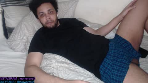 Snapshot of leonevans33 chatting on 02.08.26 LSE online show from 02.08.26