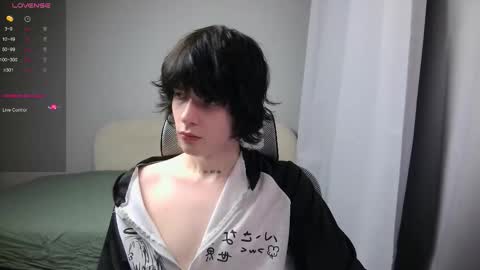 Snapshot of leonkissboy chatting on 02.12.26 leonkissboy online show from 02.12.26