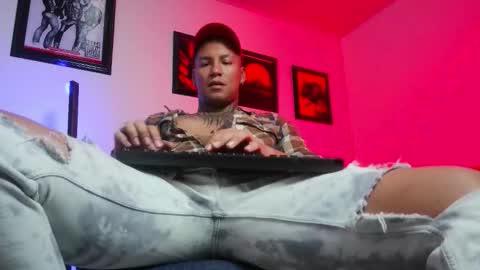 Snapshot of leonnardojaramillo chatting on 10.16.25 Lenardo jaramillo online show from 10.16.25