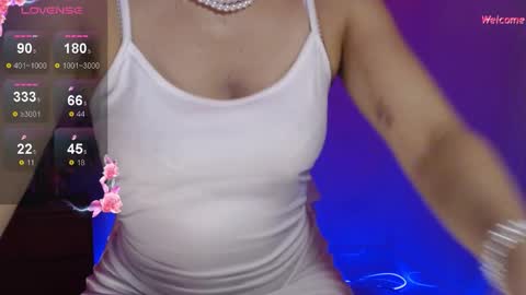 Snapshot of leonora_luxry_ chatting on 09.21.25 My name is Leonora  Pleasures to see you  Follow me here and instagram  online show from 09.21.25