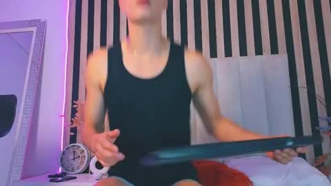 leotease online show from 04.25.26