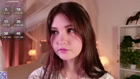 Nicole Moore online show from 11.22.25