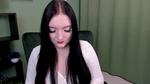 Snapshot of lesley_wins chatting on 10.06.25 Lesley online show from 10.06.25