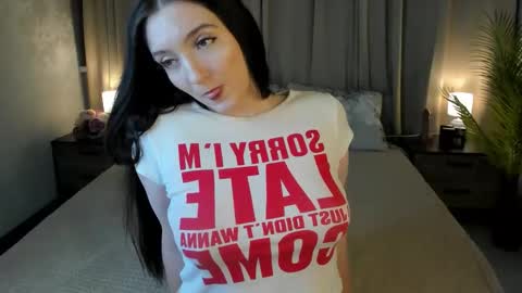 Snapshot of lesley_wins chatting on 11.21.25 Lesley online show from 11.21.25