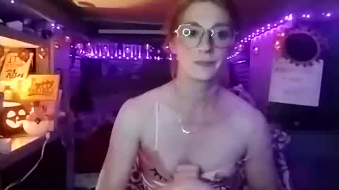 LesleyGumGrass- The Boring Trans girl online show from 10.15.25