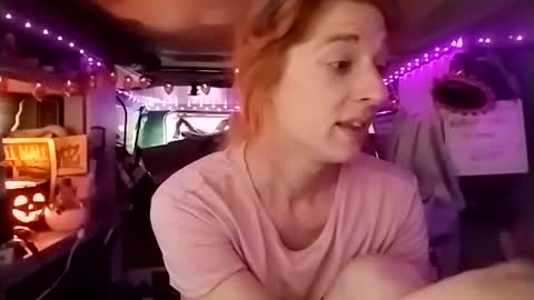 Snapshot of lesleygumgrass chatting on 10.27.25 LesleyGumGrass- The Boring Trans girl online show from 10.27.25