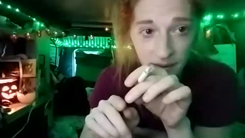 Snapshot of lesleygumgrass chatting on 10.28.25 LesleyGumGrass- The Boring Trans girl online show from 10.28.25