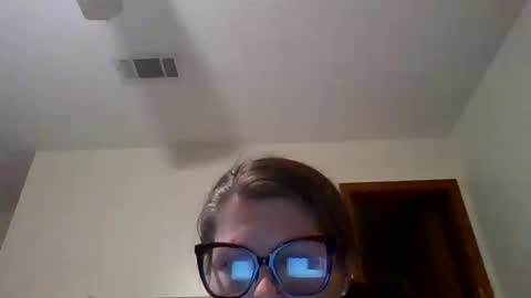 lesleymarie0404 online show from 10.11.25