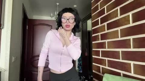 Snapshot of lesleypowderly chatting on 07.24.26 lesleypowderly online show from 07.24.26
