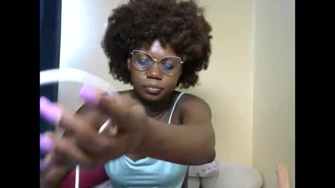 Snapshot of leslie_bebby2 chatting on 03.06.25 leslie online show from 03.06.25