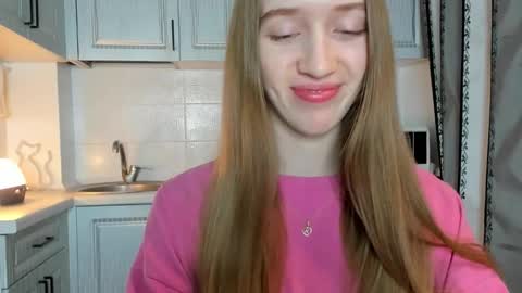 Snapshot of leslie_my_lovee chatting on 10.24.25 LESLIE online show from 10.24.25