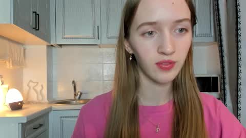 Snapshot of leslie_my_lovee chatting on 10.29.25 LESLIE online show from 10.29.25