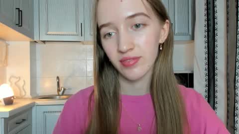 Snapshot of leslie_my_lovee chatting on 11.11.25 LESLIE online show from 11.11.25