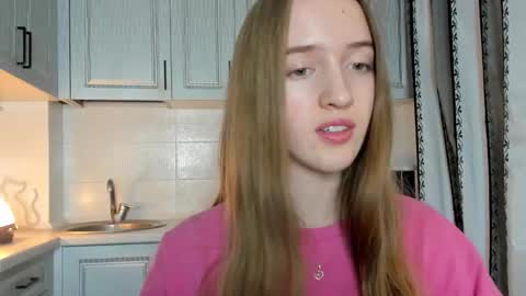 Snapshot of leslie_my_lovee chatting on 11.14.25 LESLIE online show from 11.14.25