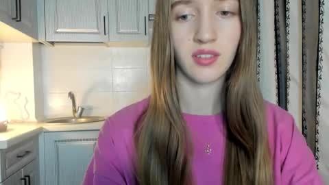 Snapshot of leslie_my_lovee chatting on 11.21.25 LESLIE online show from 11.21.25