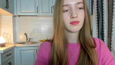 Snapshot of leslie_my_lovee chatting on 11.24.25 LESLIE online show from 11.24.25