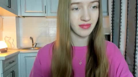 Snapshot of leslie_my_lovee chatting on 11.28.25 LESLIE online show from 11.28.25