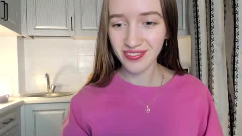 Snapshot of leslie_my_lovee chatting on 12.15.25 LESLIE online show from 12.15.25