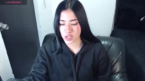 Snapshot of leslieblack_ chatting on 01.24.25 leslie online show from 01.24.25