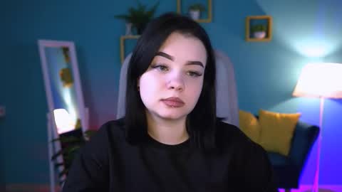 LeslieRowe online show from 10.16.25