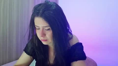 Snapshot of leslystone_ chatting on 04.22.26 Lesly online show from 04.22.26