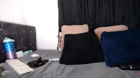 lessliee online show from 02.11.25