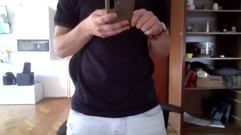 Snapshot of lestaro chatting on 07.21.26 neoglo online show from 07.21.26
