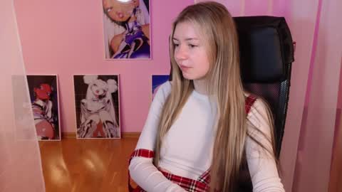 Snapshot of lettablush chatting on 12.21.24 letta online show from 12.21.24