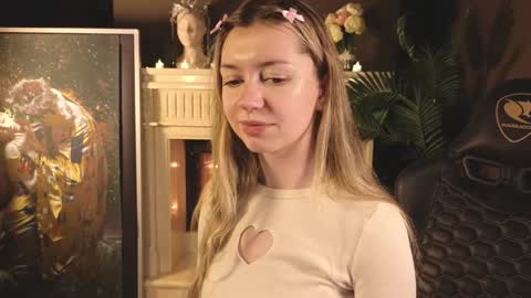 Snapshot of lettablush chatting on 01.18.25 letta online show from 01.18.25