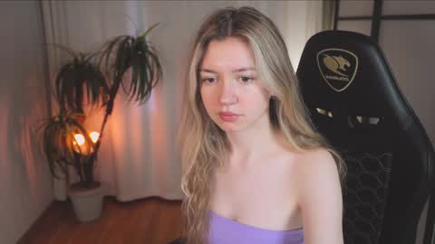 Snapshot of lettablush chatting on 02.01.25 letta online show from 02.01.25