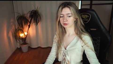 Snapshot of lettablush chatting on 02.07.25 letta online show from 02.07.25