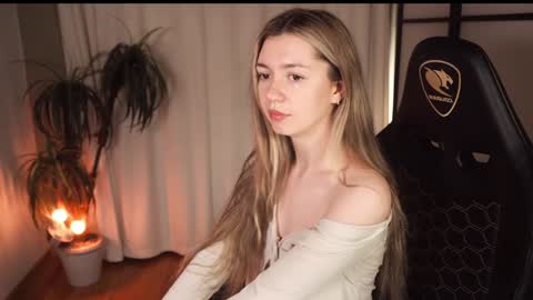 Snapshot of lettablush chatting on 02.07.25 letta online show from 02.07.25