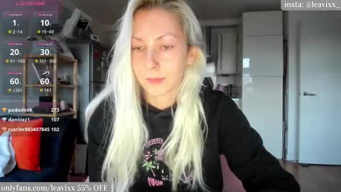 LeaVixx online show from 10.25.25