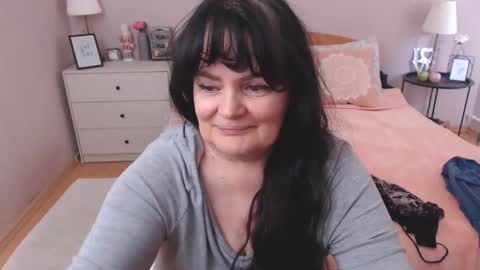 Snapshot of leveme2night chatting on 05.05.26 Mary online show from 05.05.26