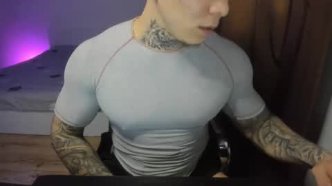 Snapshot of lewis_muscleee chatting on 03.22.26 blablablack online show from 03.22.26