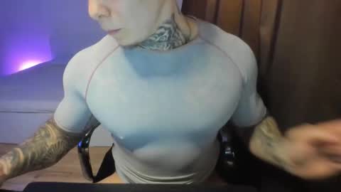 Snapshot of lewis_muscleee chatting on 03.27.26 blablablack online show from 03.27.26