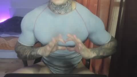 Snapshot of lewis_muscleee chatting on 06.24.26 blablablack online show from 06.24.26