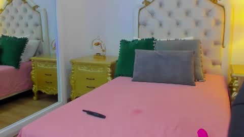 Snapshot of lexa_25_ chatting on 11.16.25 online show from 11.16.25