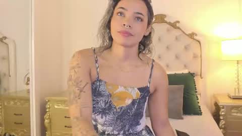 Snapshot of lexa_25_ chatting on 11.19.25 online show from 11.19.25