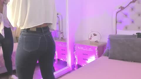 Snapshot of lexa_25_ chatting on 11.26.25 online show from 11.26.25