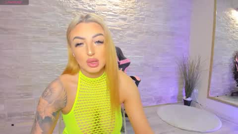 Lexi online show from 10.14.25