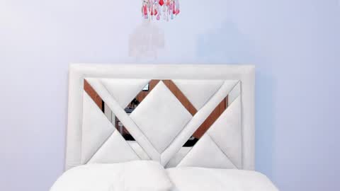 Gabrielle online show from 04.12.26