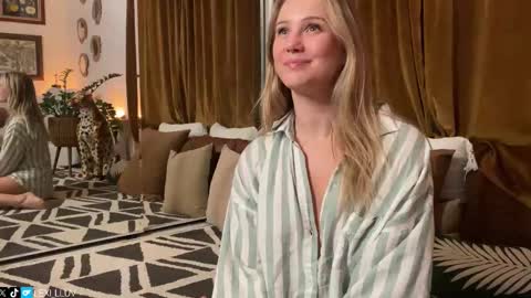 Snapshot of lexi_luv chatting on 02.15.26 Lexi online show from 02.15.26