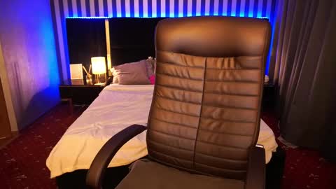 lexi_si online show from 02.16.25